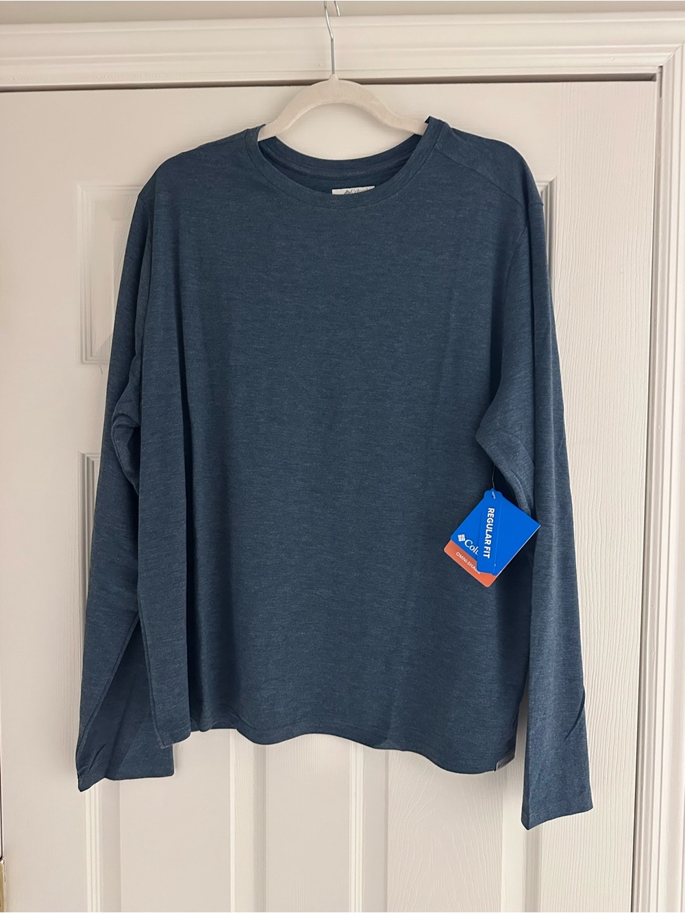 NWT Columbia Women’s  Long-Sleeve Crewneck Shirt - Blue